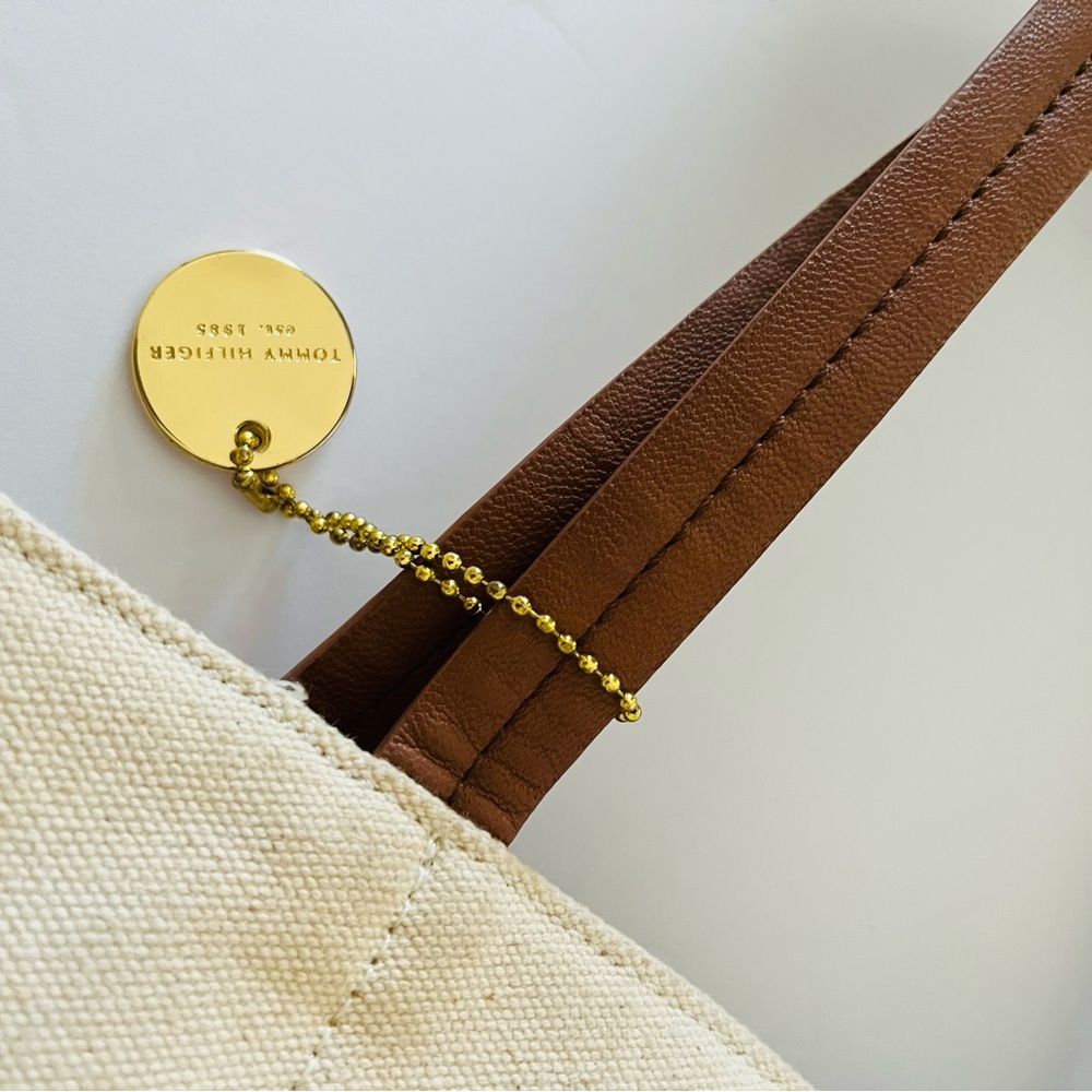 Tommy Hilfiger Canvas & Vinyl Tote Bag Travel Bag Tommy Hilfiger Bag gold charm - Picture 11 of 16